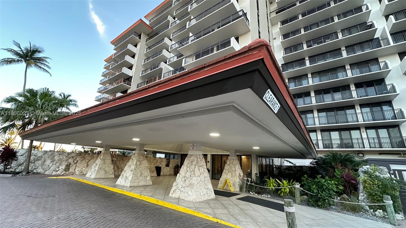 Homes for sale in Vero Beach, FL | 180 Seaview Ct #706, Vero Beach, FL 34145 | MLS# A11806027