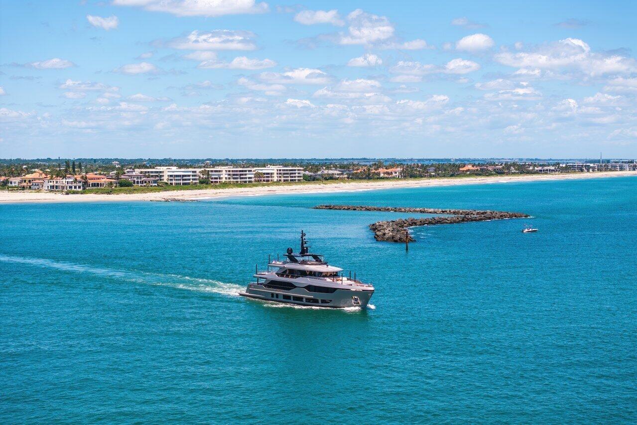 Homes for sale in Stuart, FL | 3066 Se Dune Dr, Stuart, FL 34996 | MLS# R11092205