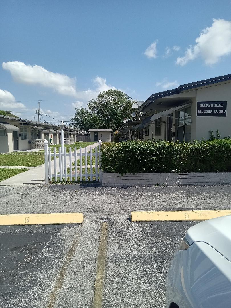 Silver Hill Manor Apts Co