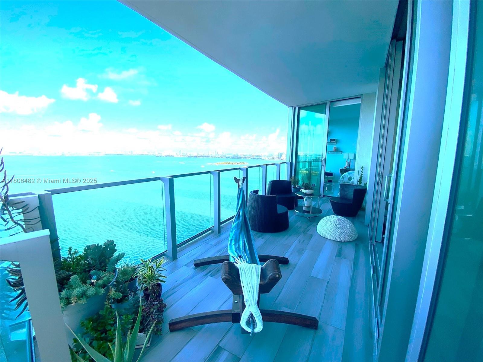 Apartamento para Alugar em Miami, FL