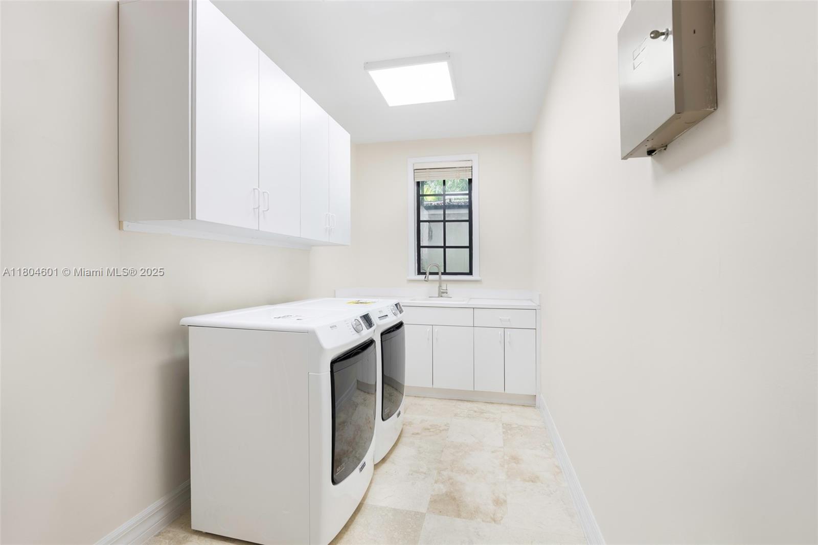 7250 SW 47 Ave, Coral Gables FL 33143