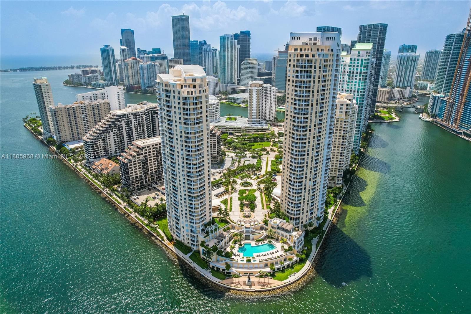 Apartamento à Venda em Miami, FL