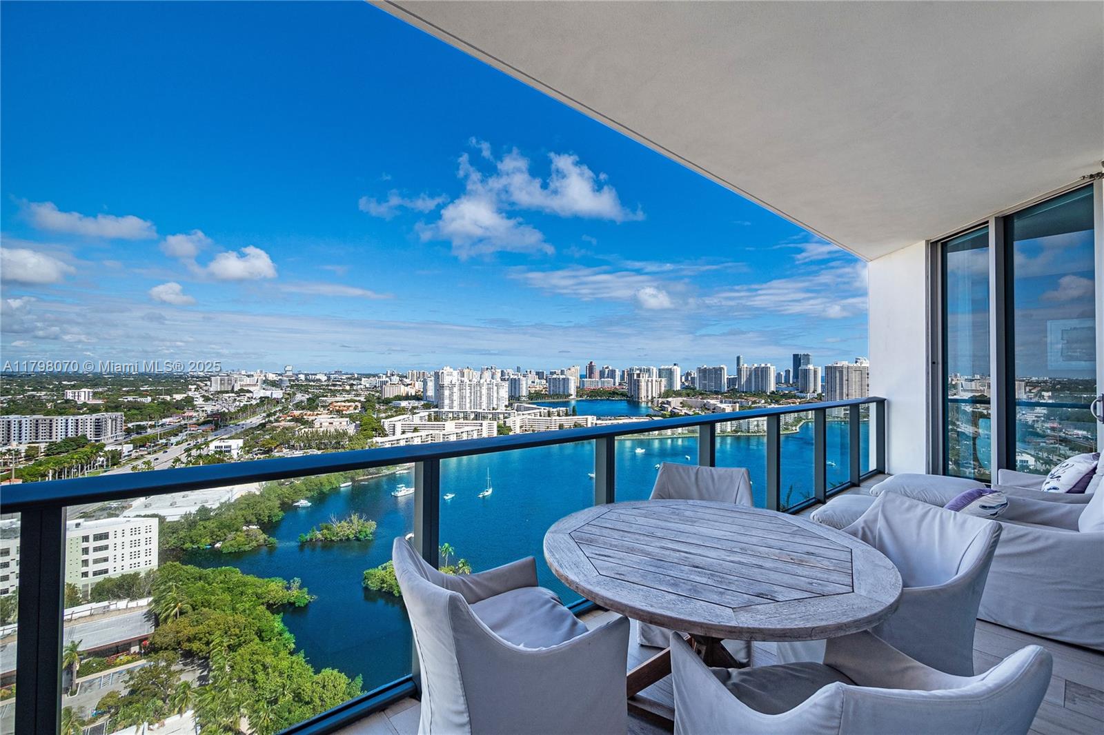 Apartamento para Alugar em North Miami Beach, FL