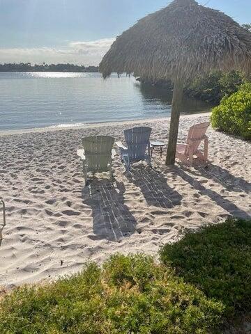 Hypoluxos Mariners Cay Co