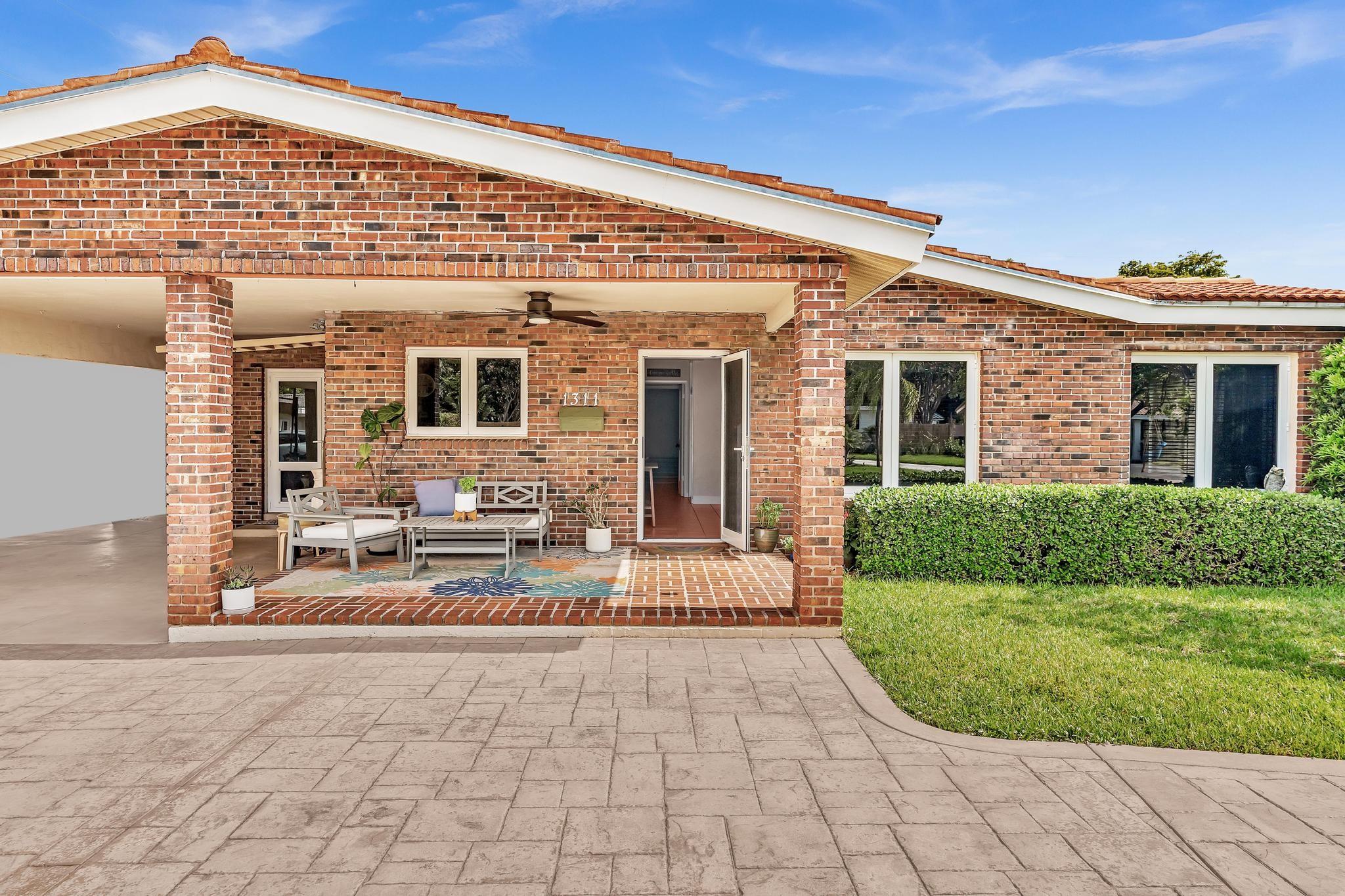 Homes for sale in Oakland Park, FL | 1311 Ne 42Nd St, Oakland Park, FL 33334 | MLS# F10504952