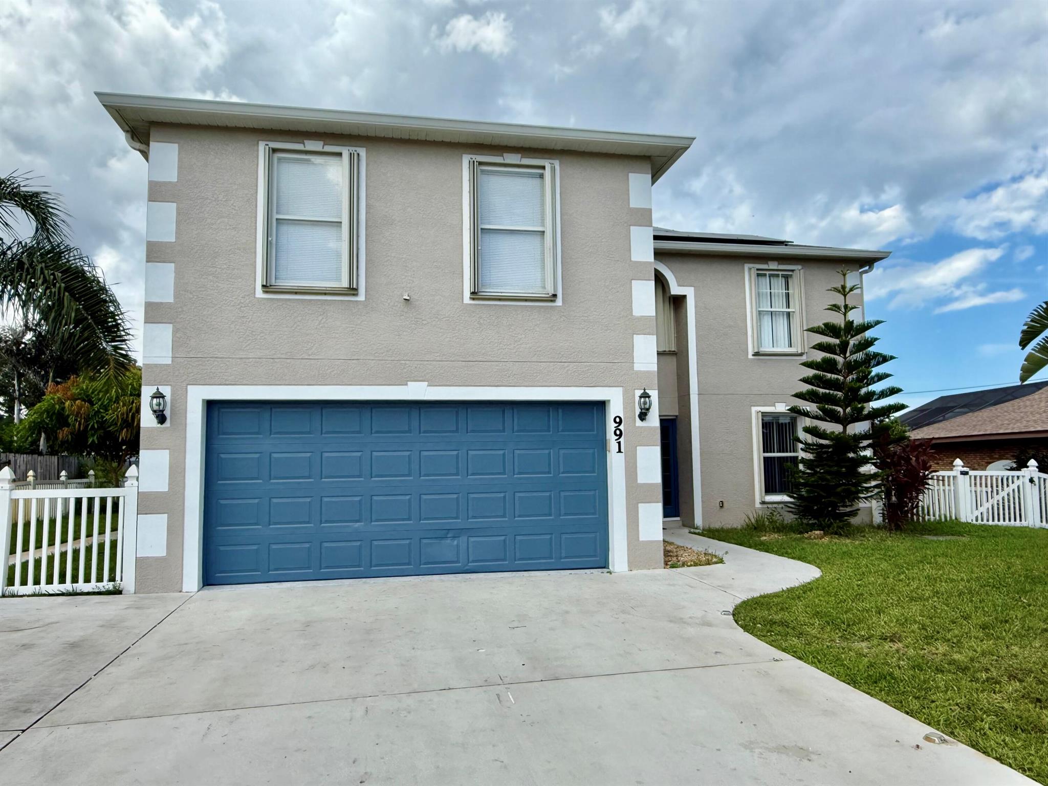 Homes for sale in Port St Lucie, FL | 991 Se Bywood Avenue, Port St Lucie, FL 34983 | MLS# R11092651