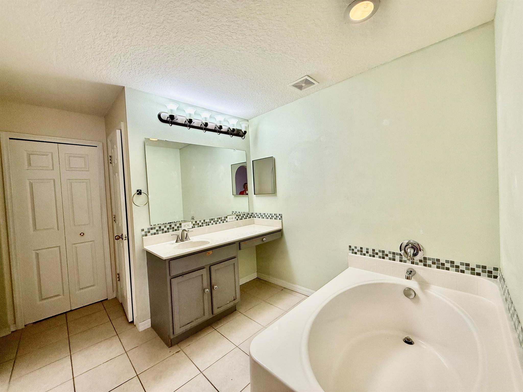 Homes for sale in Port St Lucie, FL | 991 Se Bywood Avenue, Port St Lucie, FL 34983 | MLS# R11092651