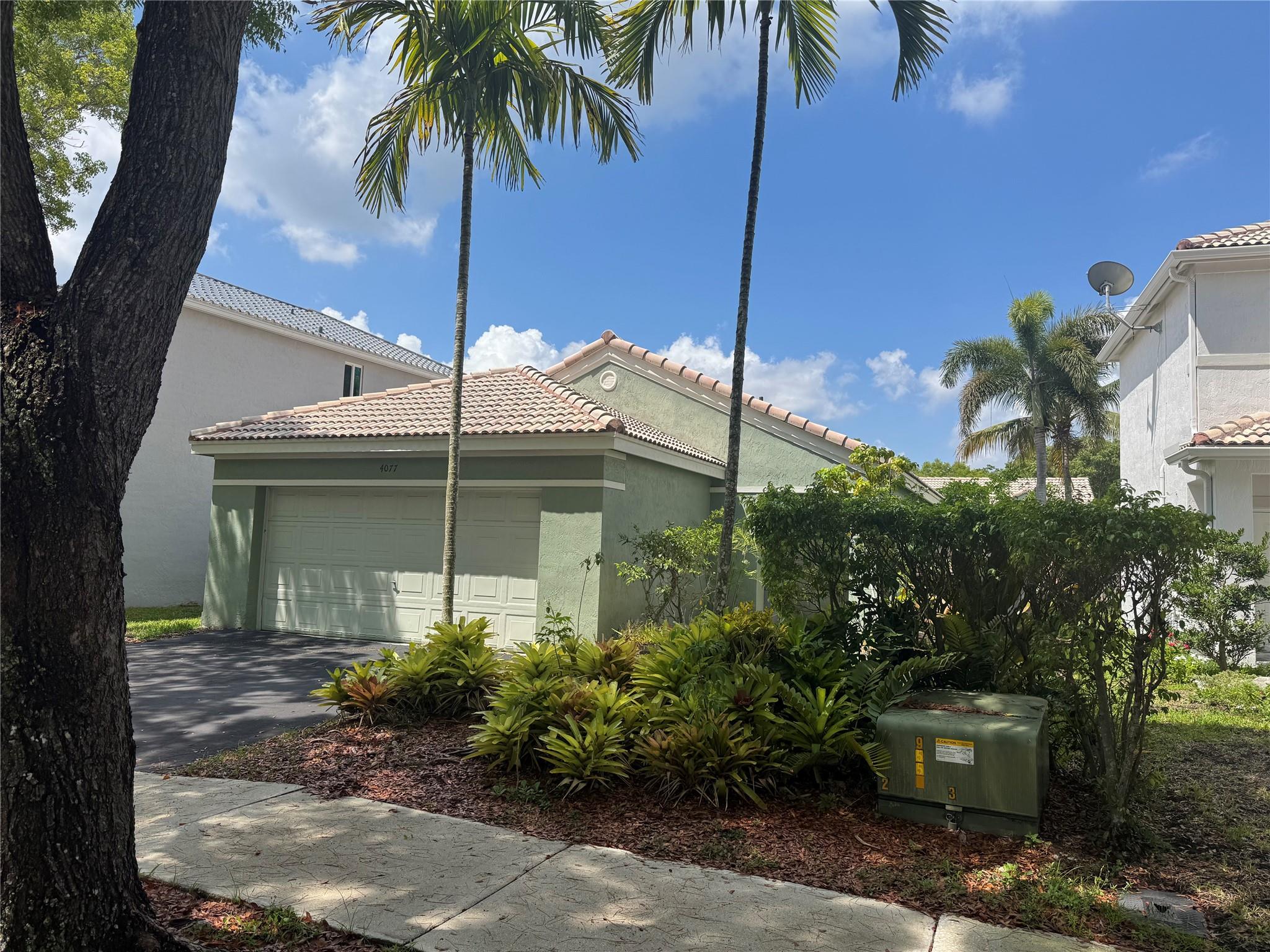 Homes for sale in Weston, FL | 4077 Pine Ridge Ln, Weston, FL 33331 | MLS# F10504533