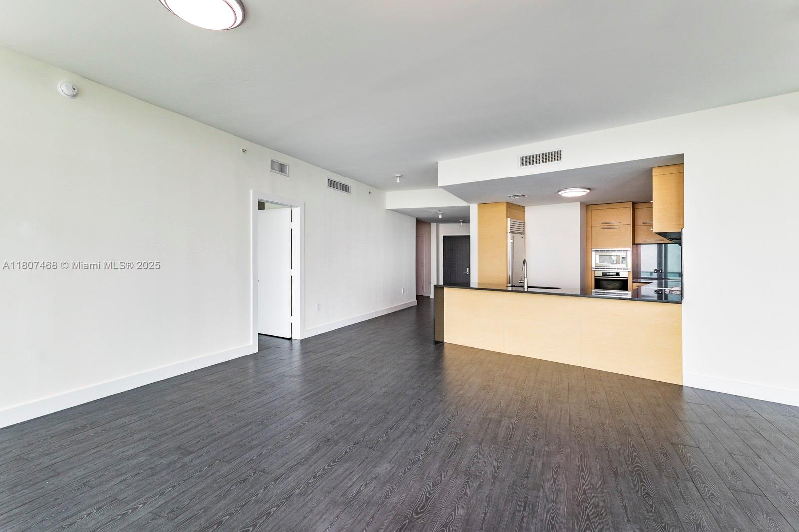 900 Biscayne Blvd #5606, Miami FL 33132