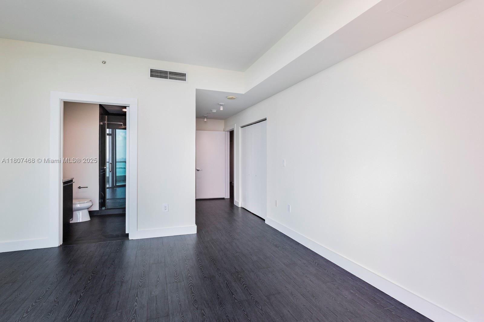 900 Biscayne Blvd #5606, Miami FL 33132