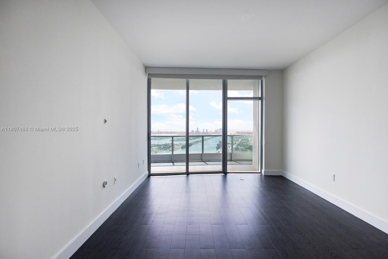 900 Biscayne Blvd #5606, Miami FL 33132