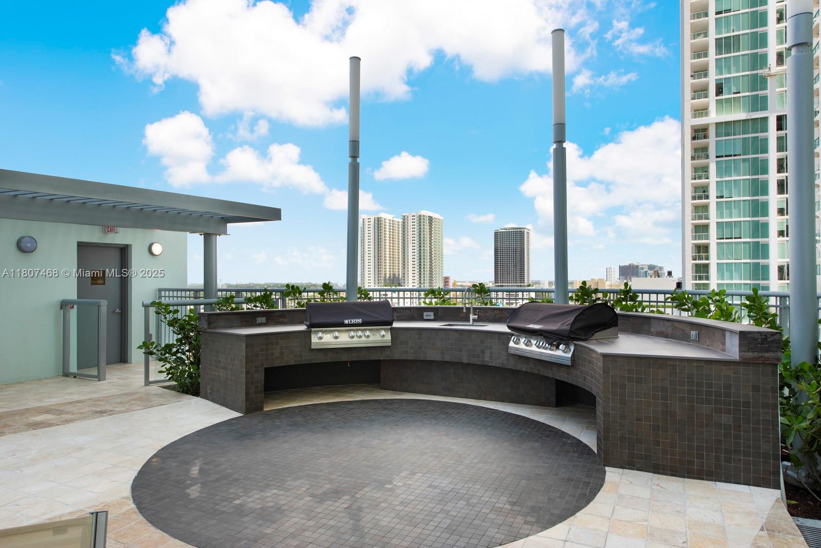 900 Biscayne Blvd #5606, Miami FL 33132