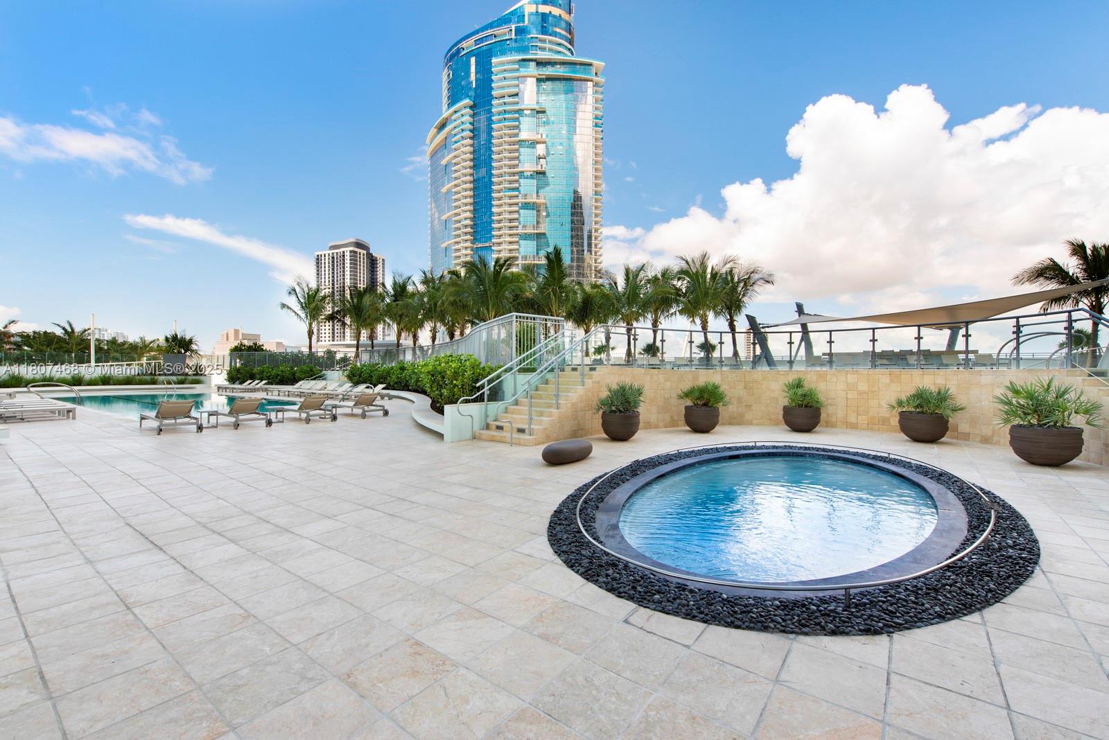 900 Biscayne Blvd #5606, Miami FL 33132