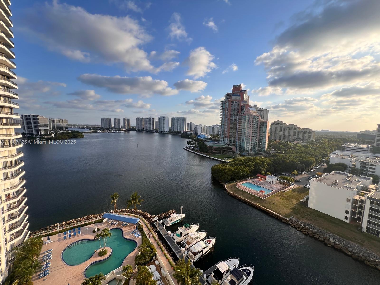 Mystic Pointe Tower 500 C