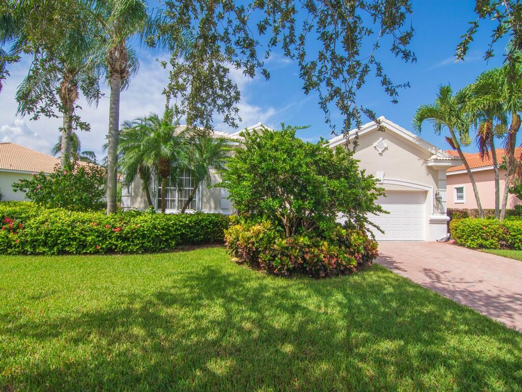 Homes for sale in Vero Beach, FL | 1384 W Island Club Square, Vero Beach, FL 32963 | MLS# R11092763