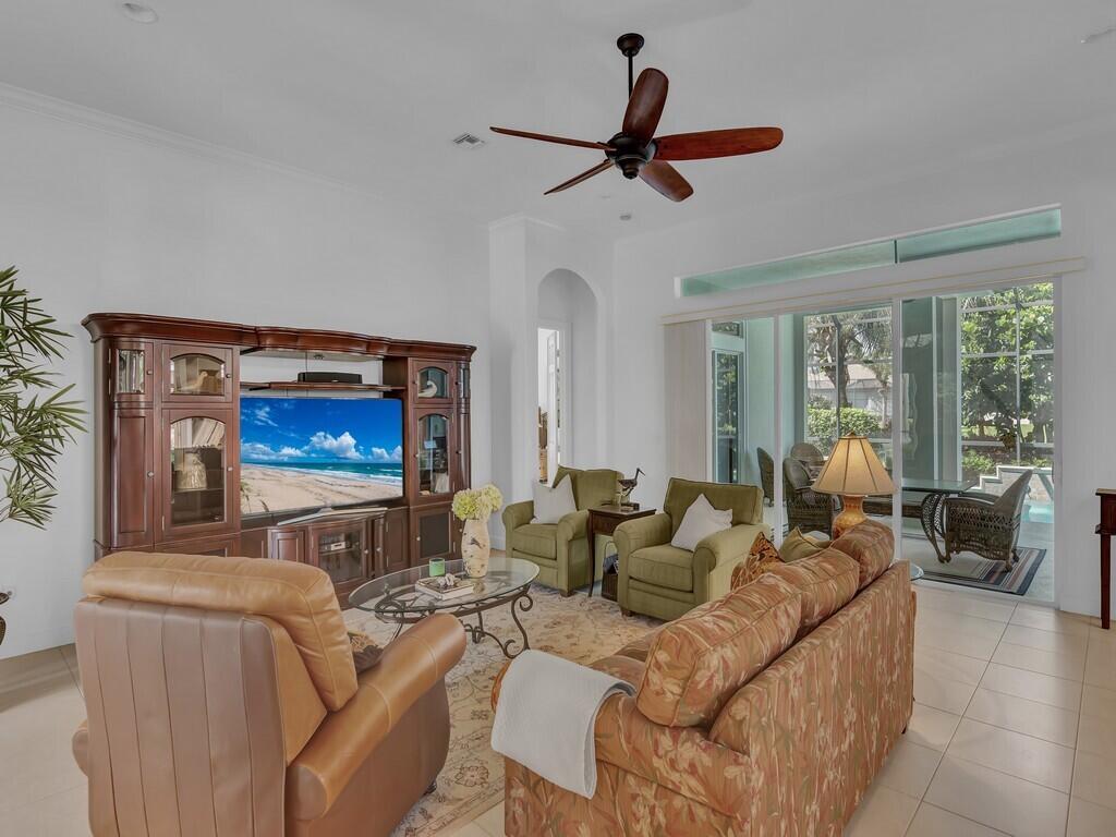 Homes for sale in Vero Beach, FL | 1384 W Island Club Square, Vero Beach, FL 32963 | MLS# R11092763