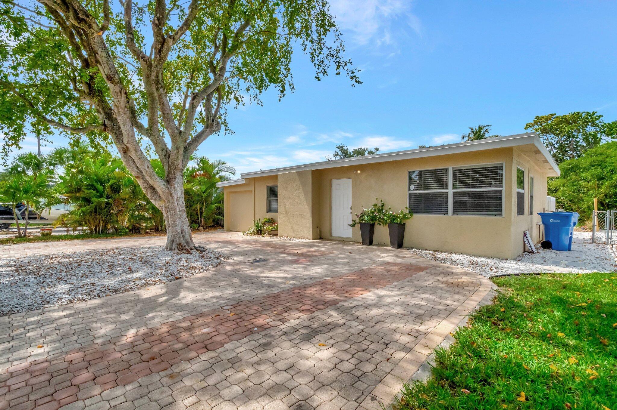 Homes for sale in Lantana, FL | 125 E Hart Street, Lantana, FL 33462 | MLS# R11092792