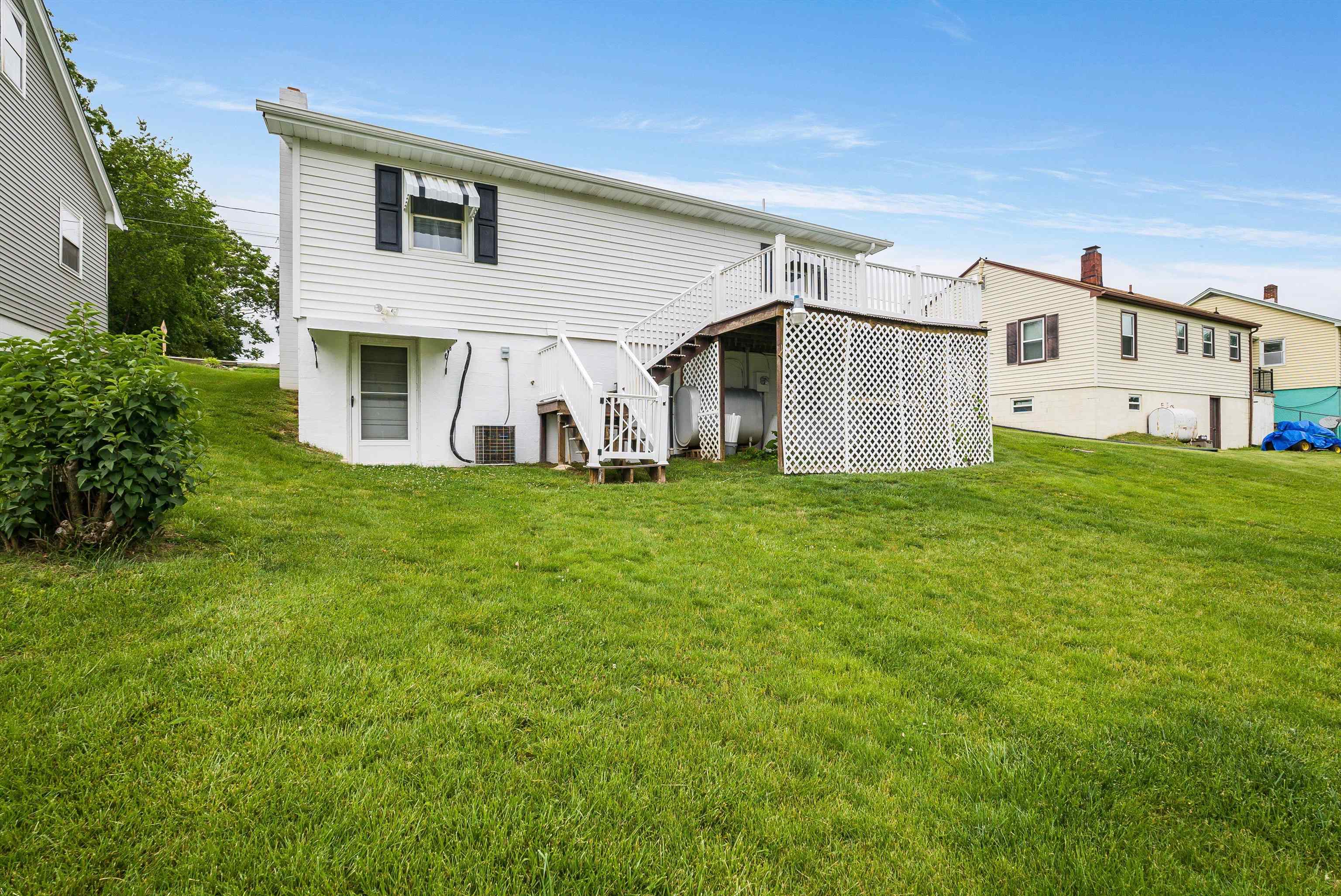 390 Frontier Dr