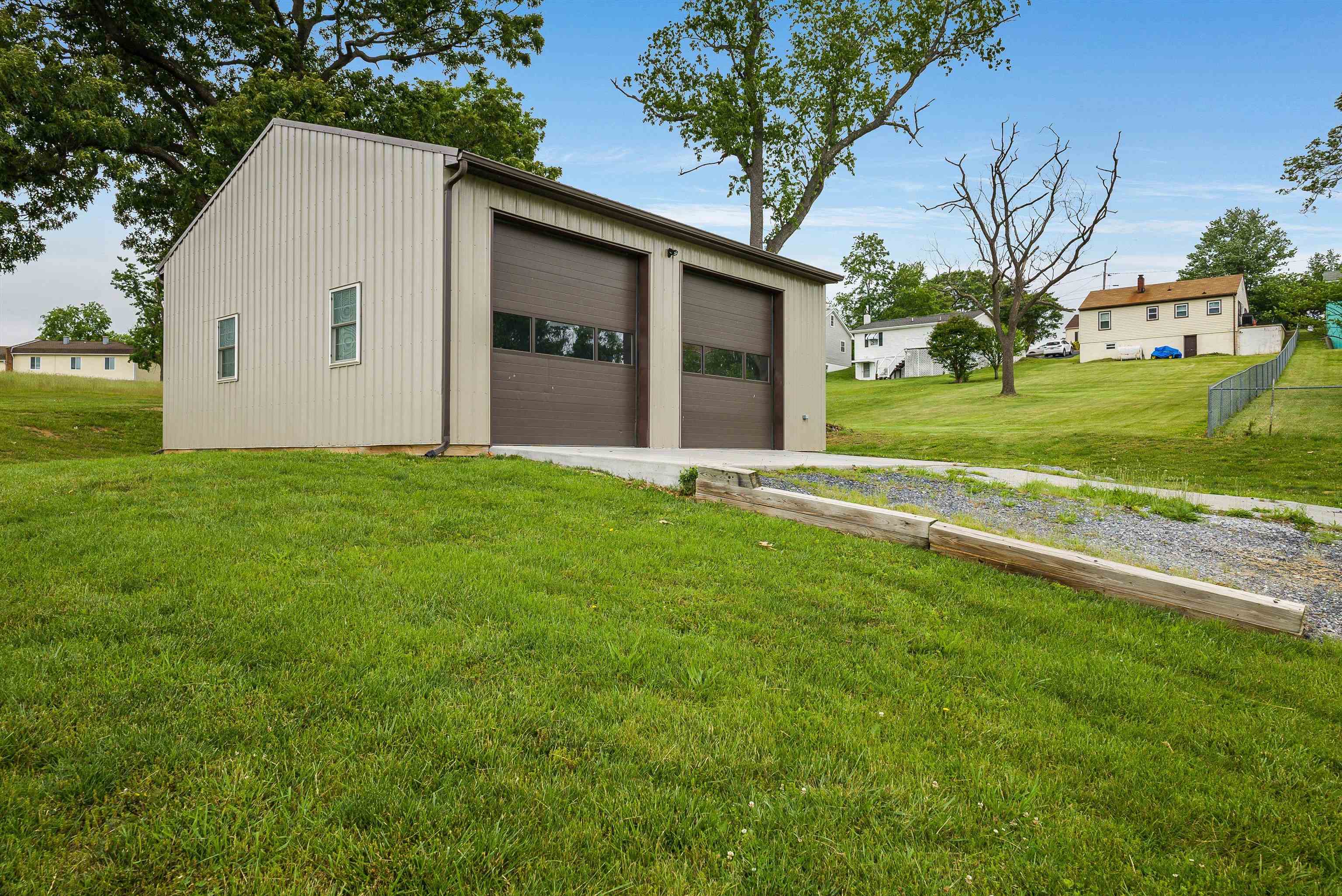 390 Frontier Dr