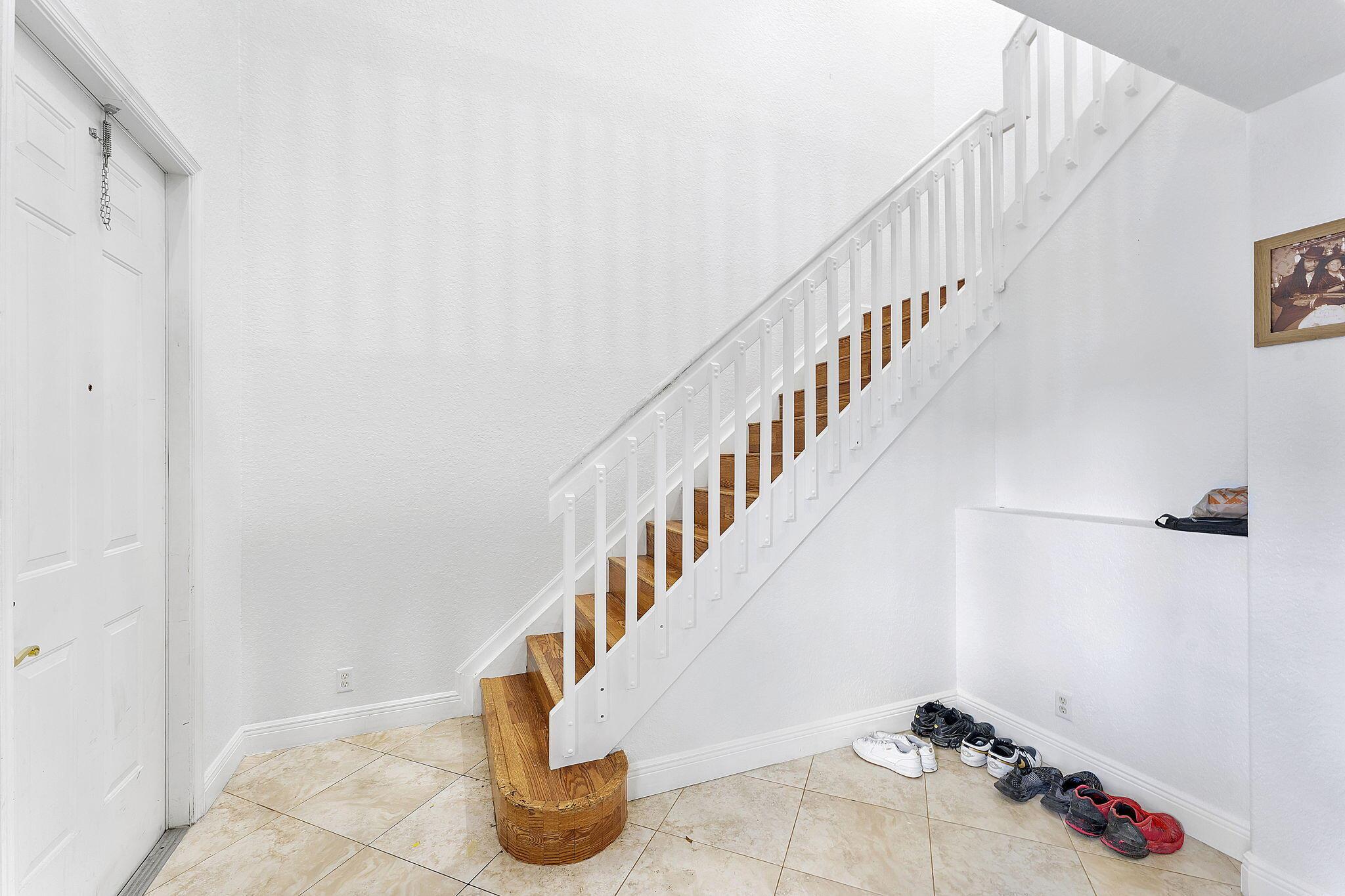 Homes for sale in Boynton Beach, FL | 600 Nw 24th Avenue, Boynton Beach, FL 33426 | MLS# R11092901