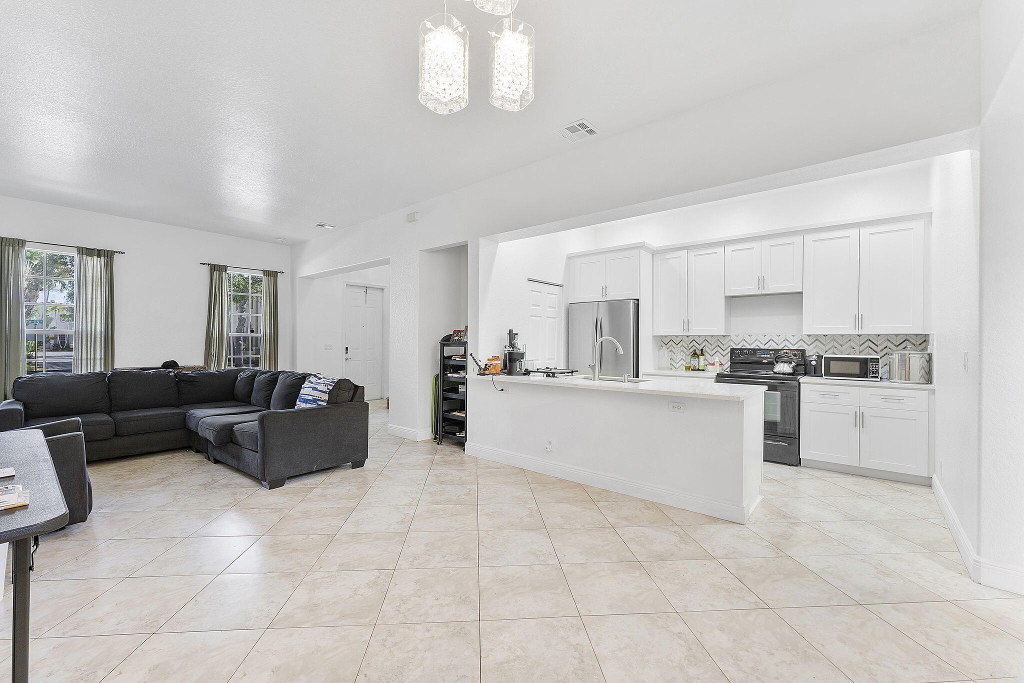 Homes for sale in Boynton Beach, FL | 600 Nw 24Th Avenue, Boynton Beach, FL 33426 | MLS# R11092901