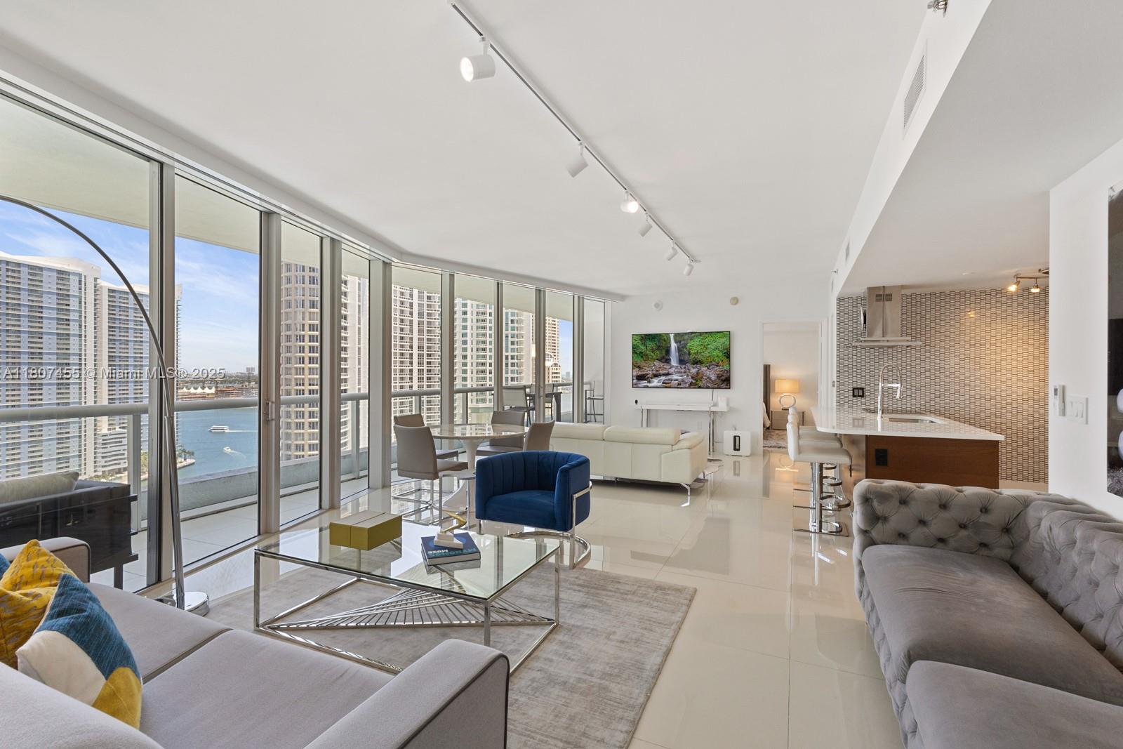 Condo for Sale in Miami, FL