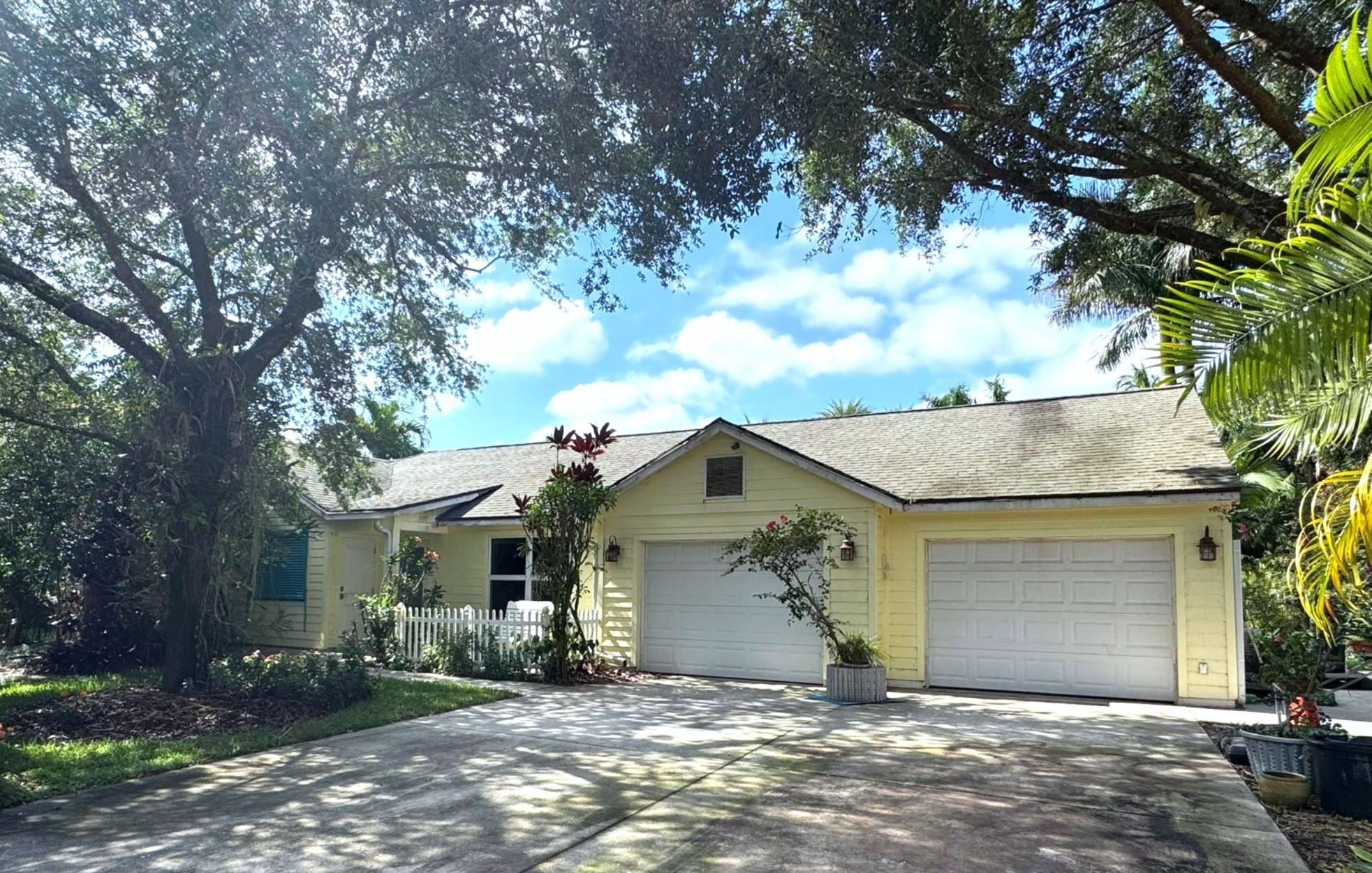 Homes for sale in Loxahatchee Groves, FL | 14344 North Road, Loxahatchee Groves, FL 33470 | MLS# F10503328