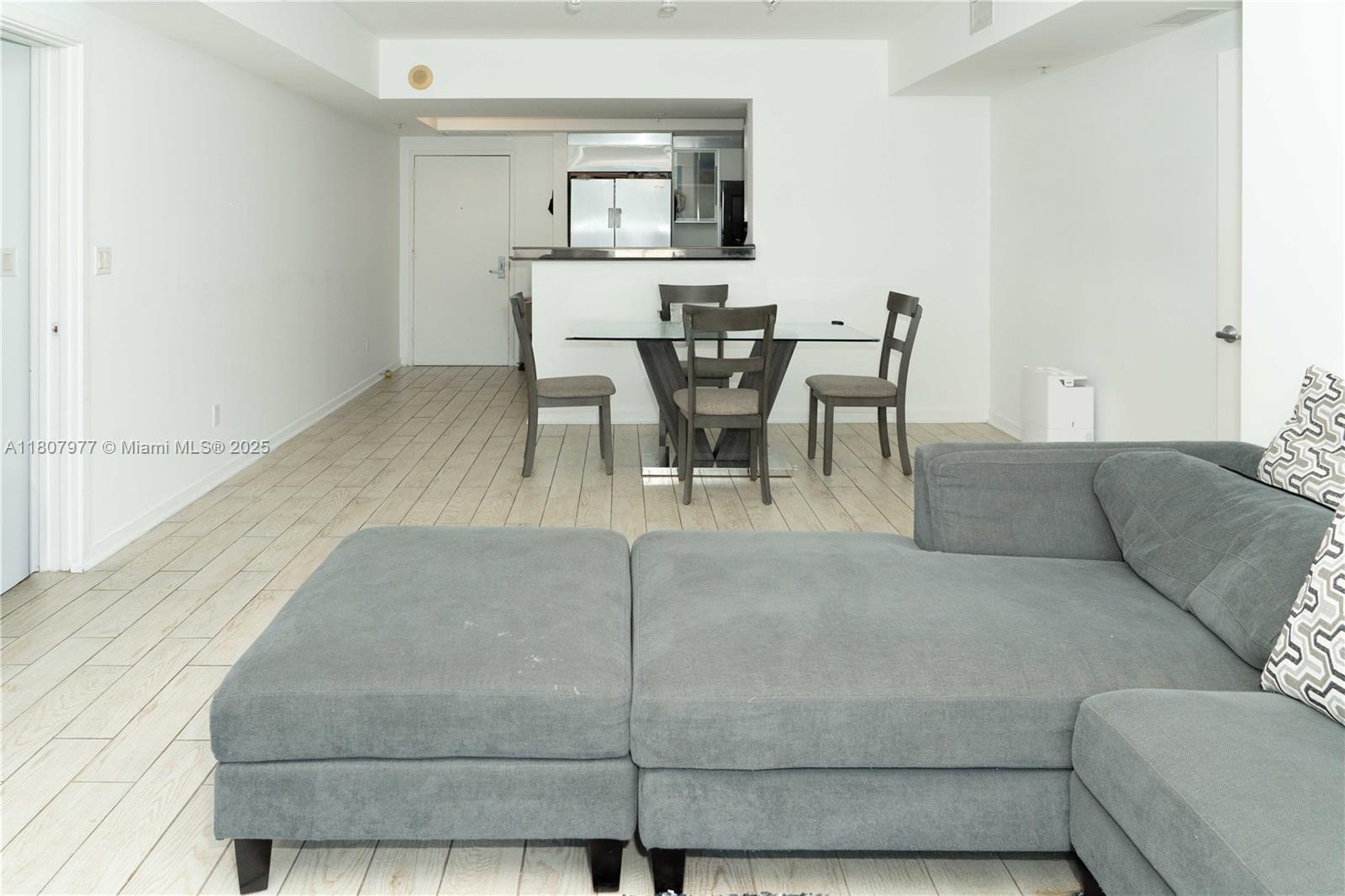325 S Biscayne Blvd #1521, Miami FL 33131