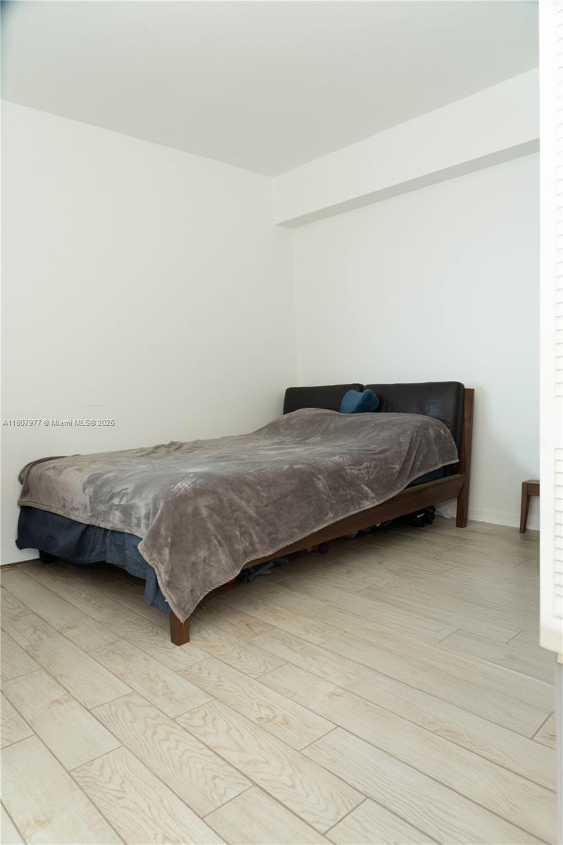 325 S Biscayne Blvd #1521, Miami FL 33131