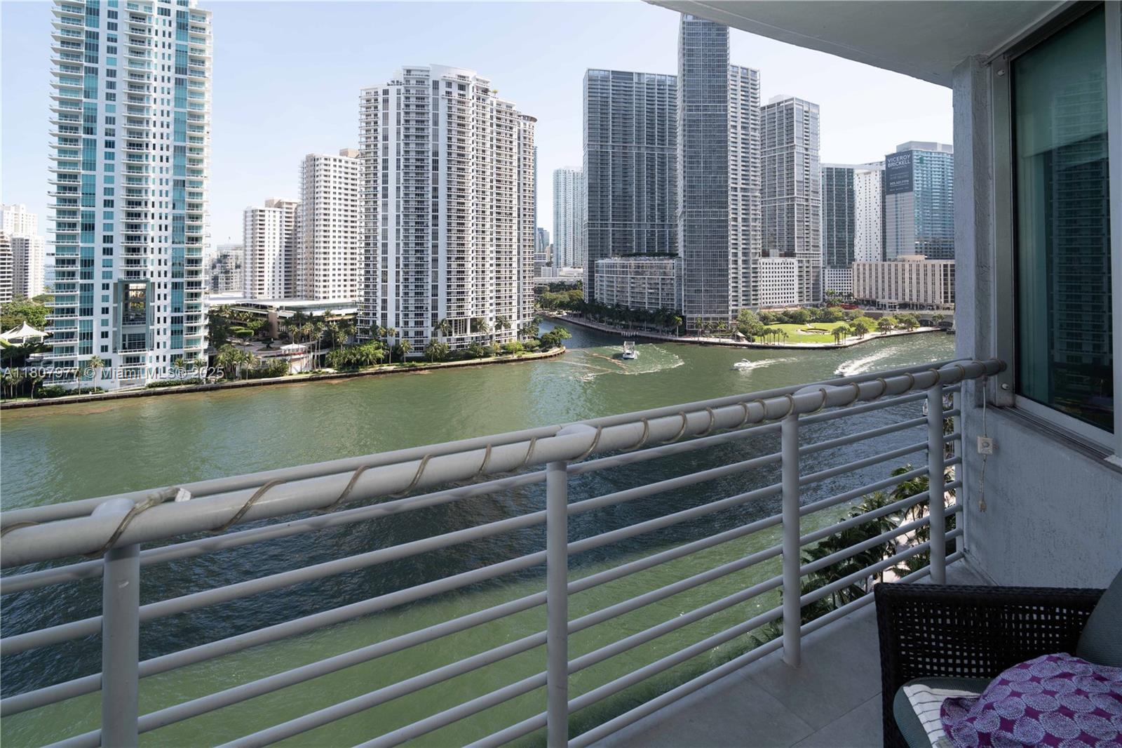 325 S Biscayne Blvd #1521, Miami FL 33131
