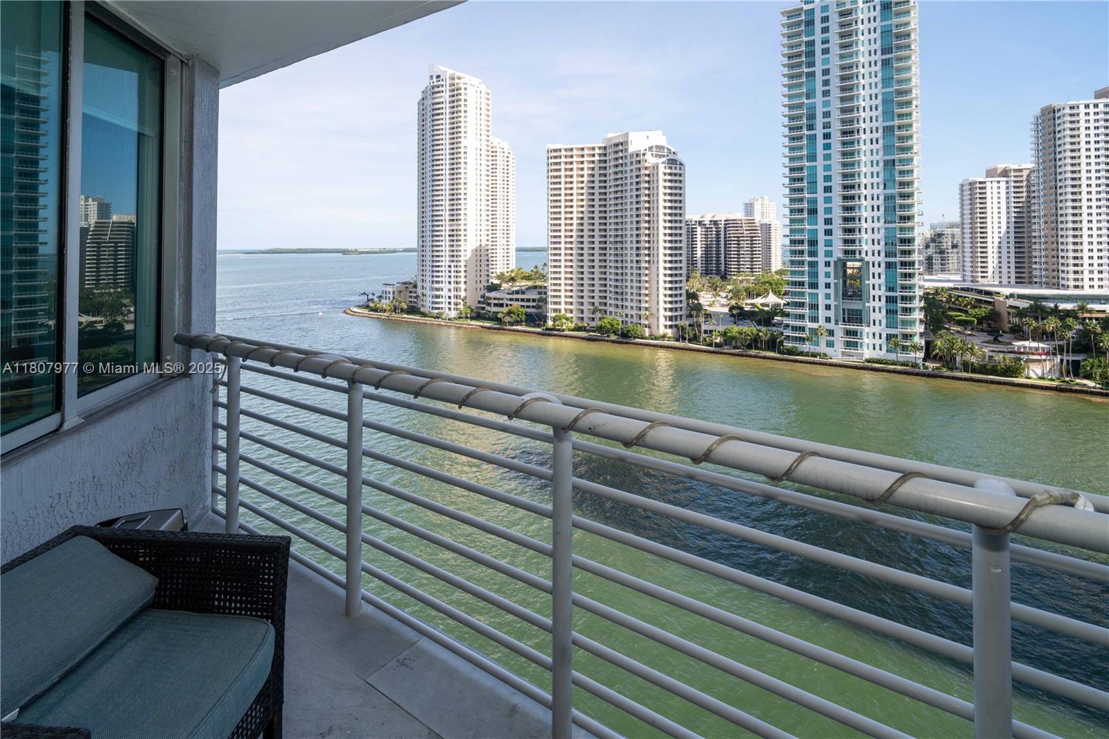 325 S Biscayne Blvd #1521, Miami FL 33131
