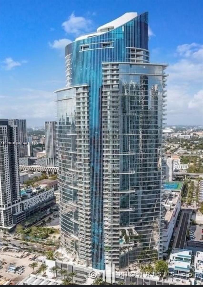 Apartamento à Venda em Miami, FL