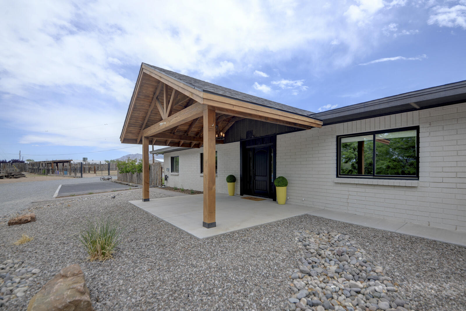 Homes for sale in Albuquerque, NM | 210 Josefita Rd Ne, Albuquerque, NM 87113 | MLS# 1084389