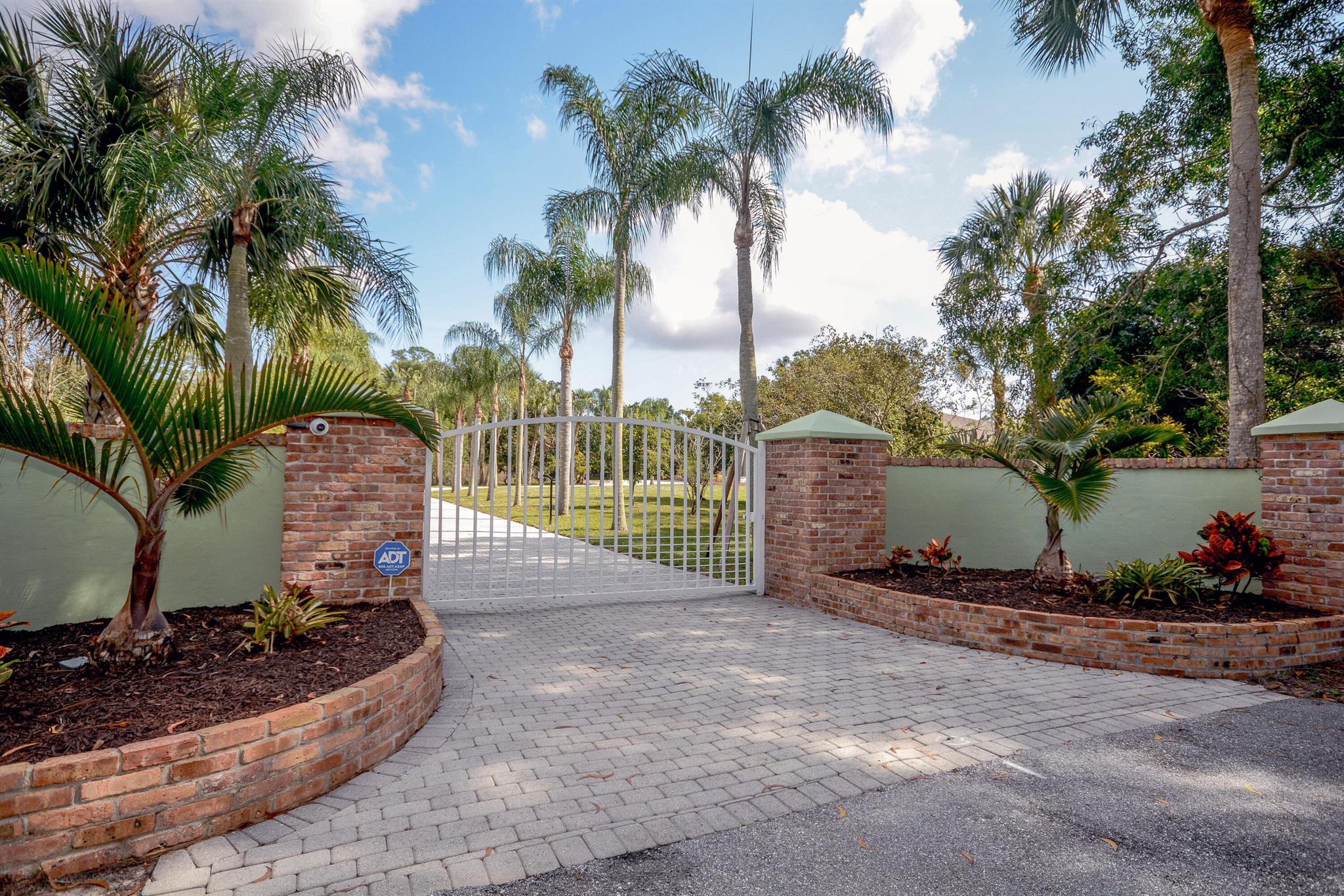10534 Dogwood Trail Jupiter FL 33478 | R11093054