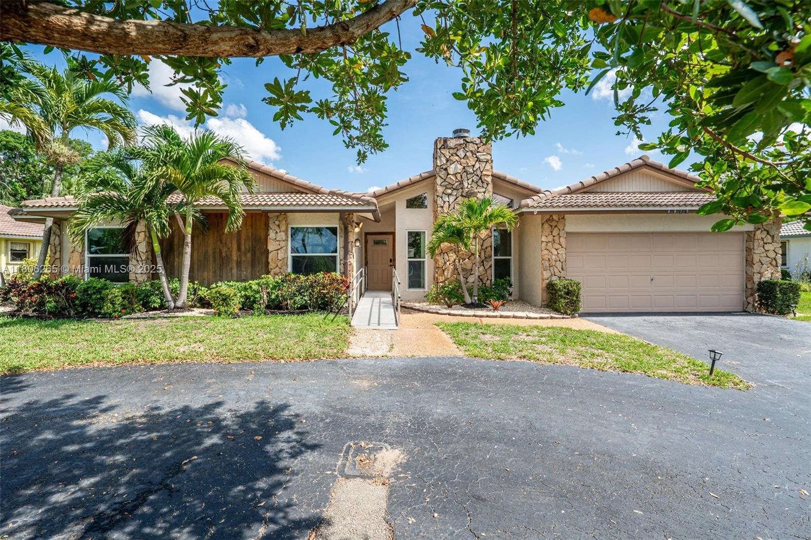 Homes for sale in Coral Springs, FL | 9919 Sw 1st Ct, Coral Springs, FL 33071 | MLS# A11806265