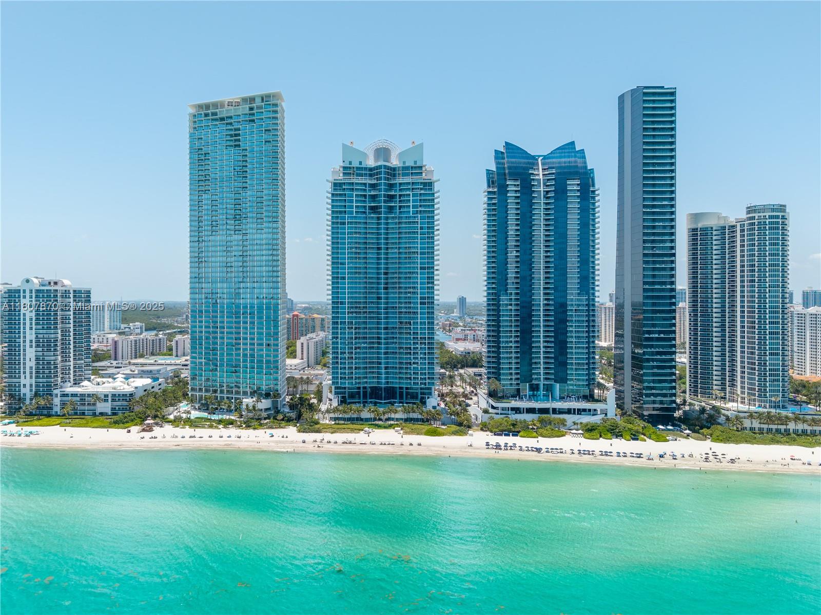 Apartamento à Venda em Sunny Isles Beach, FL