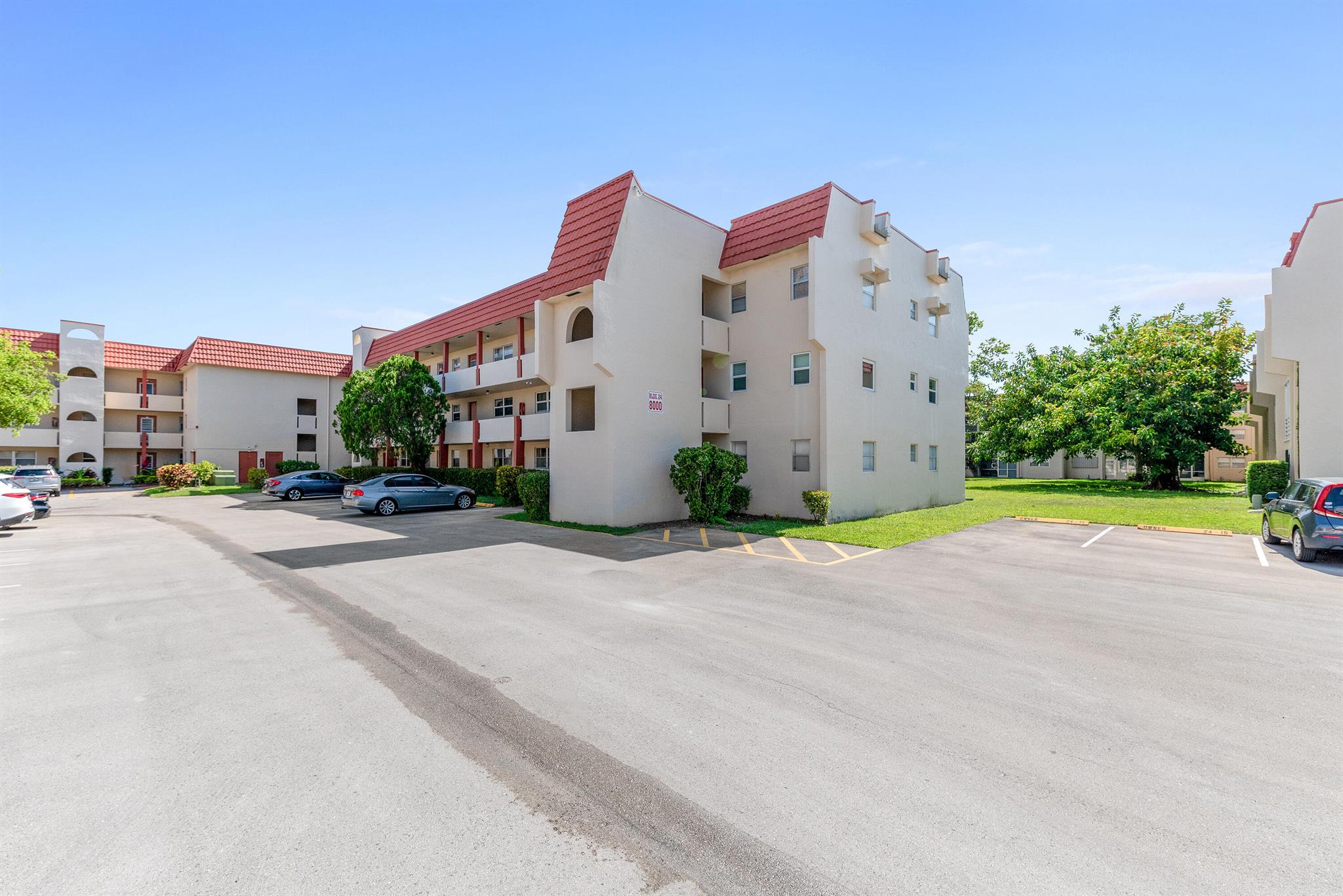 Sunrise Lakes 24 Condo