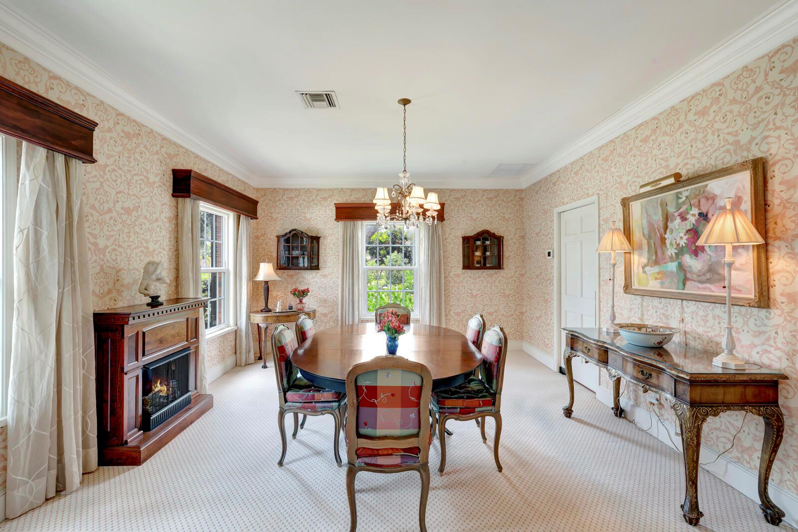 Homes for sale in Vero Beach, FL | 645 Riomar Dr, Vero Beach, FL 32963 | MLS# R11093204