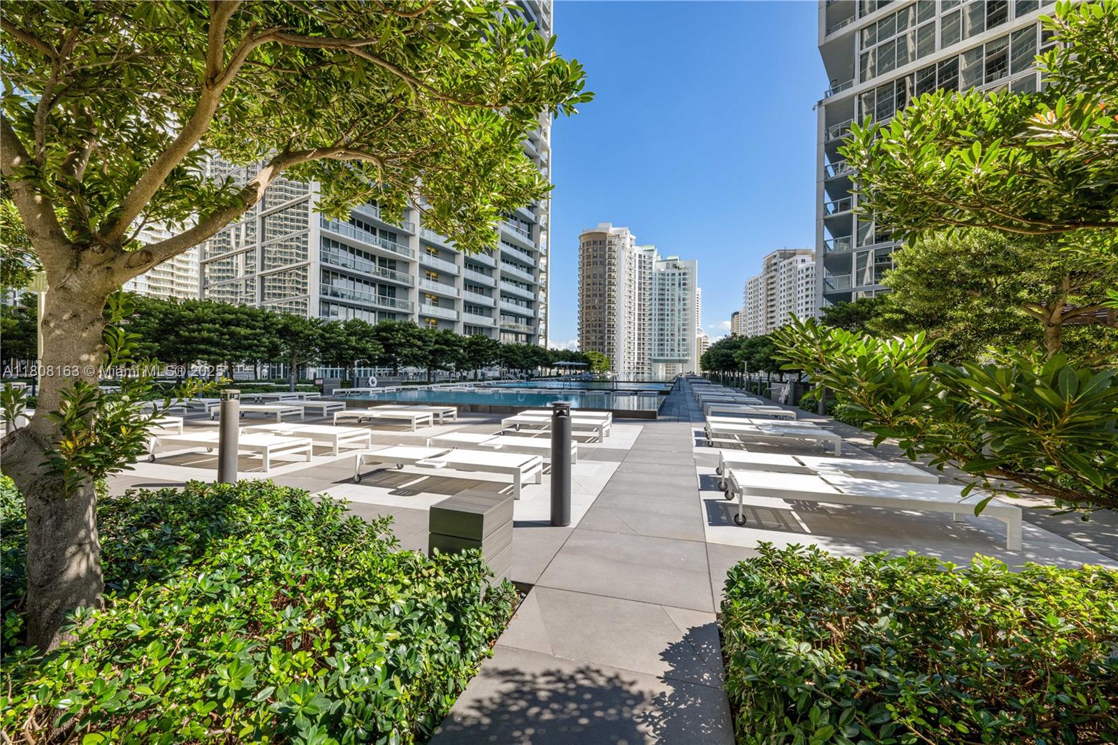 Condo for Sale in Miami, FL