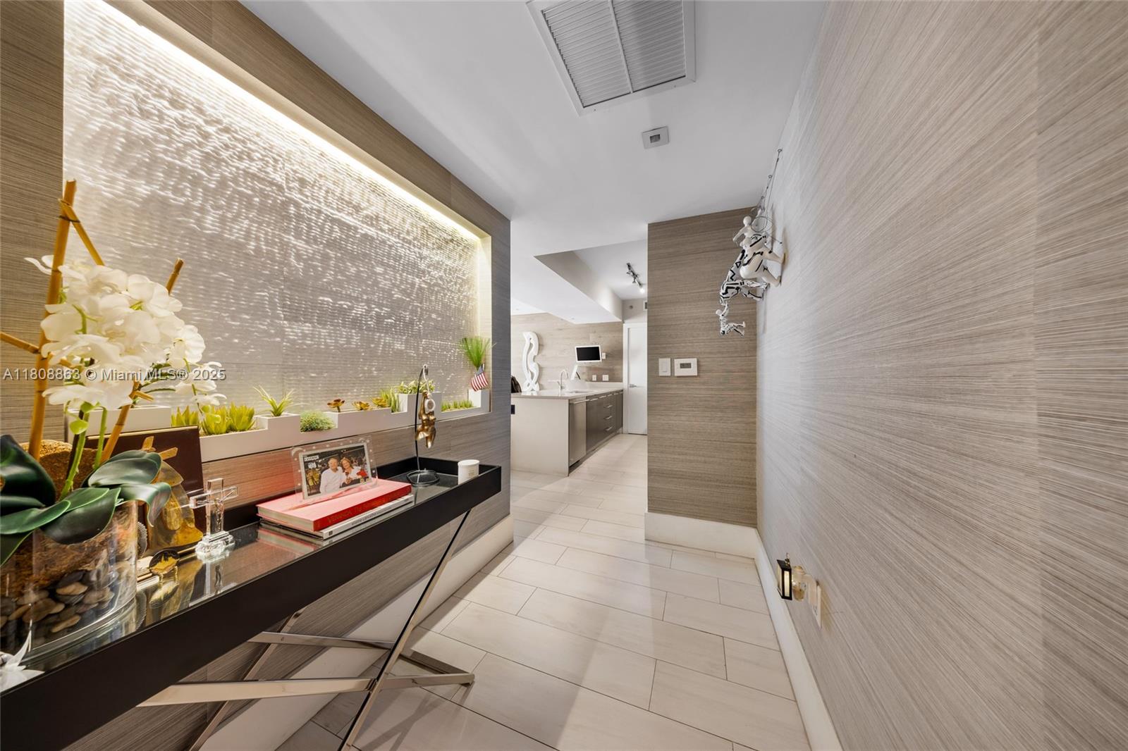 Condo for Sale in Miami, FL