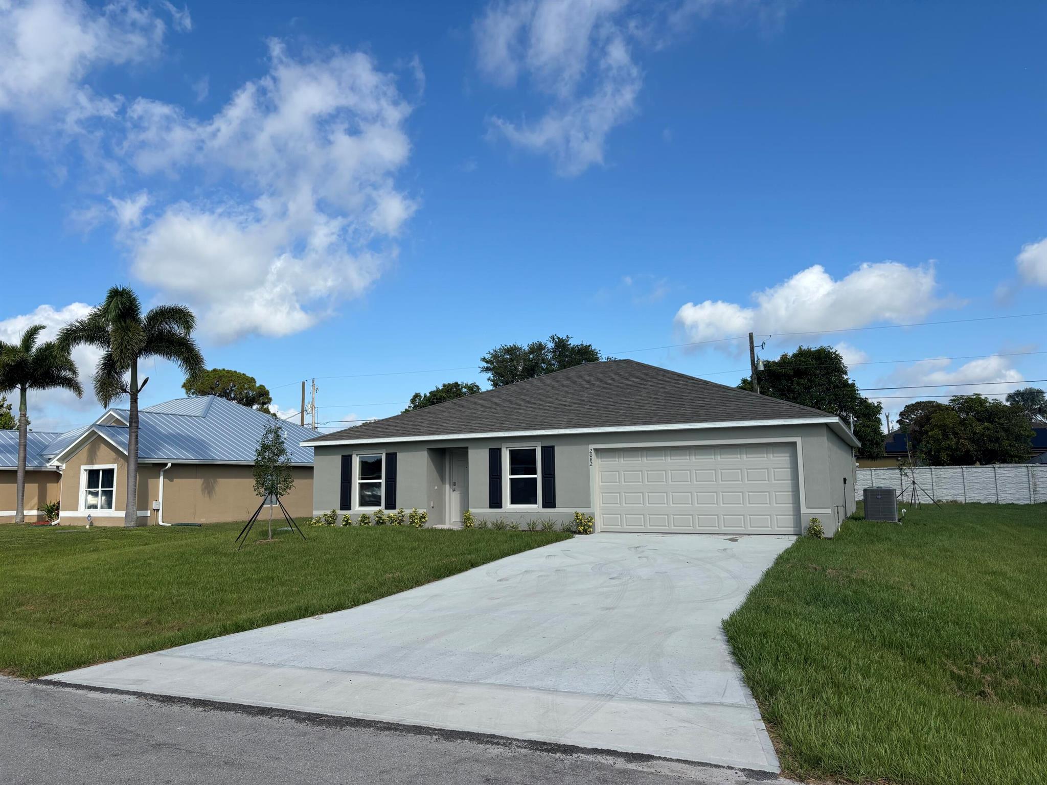 Homes for sale in Port St Lucie, FL | 2082 Se Buttonwood Dr, Port St Lucie, FL 34953 | MLS# R11093381