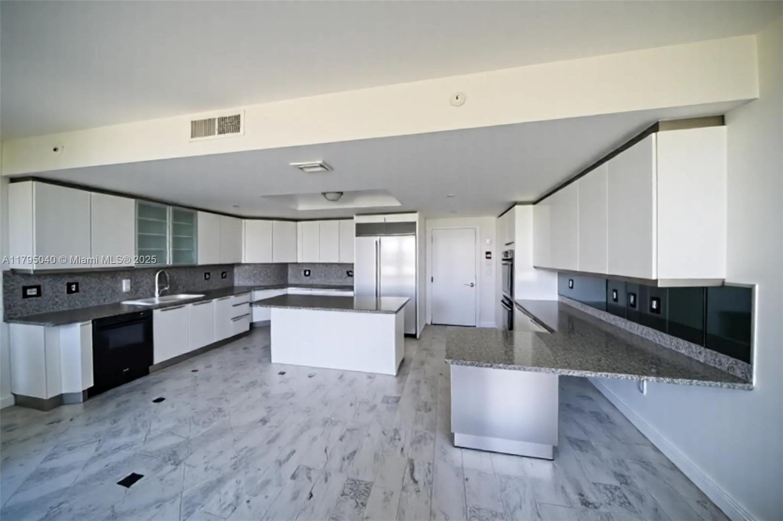 445 Grand Bay Dr #802, Key Biscayne FL 33149