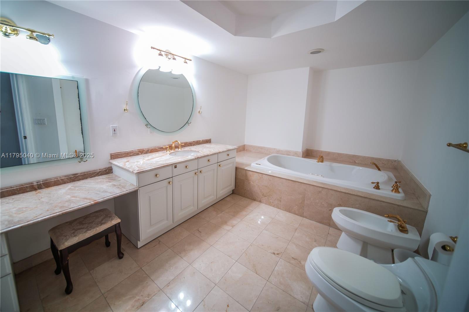 445 Grand Bay Dr #802, Key Biscayne FL 33149