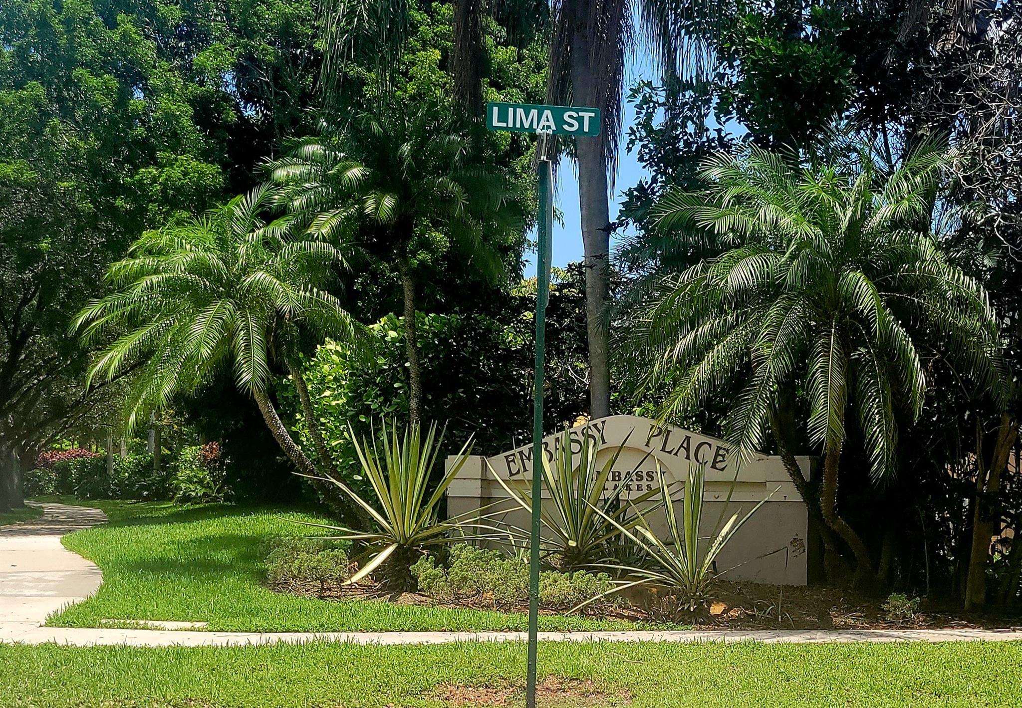 Embassy Place Entrance Off Sheridan