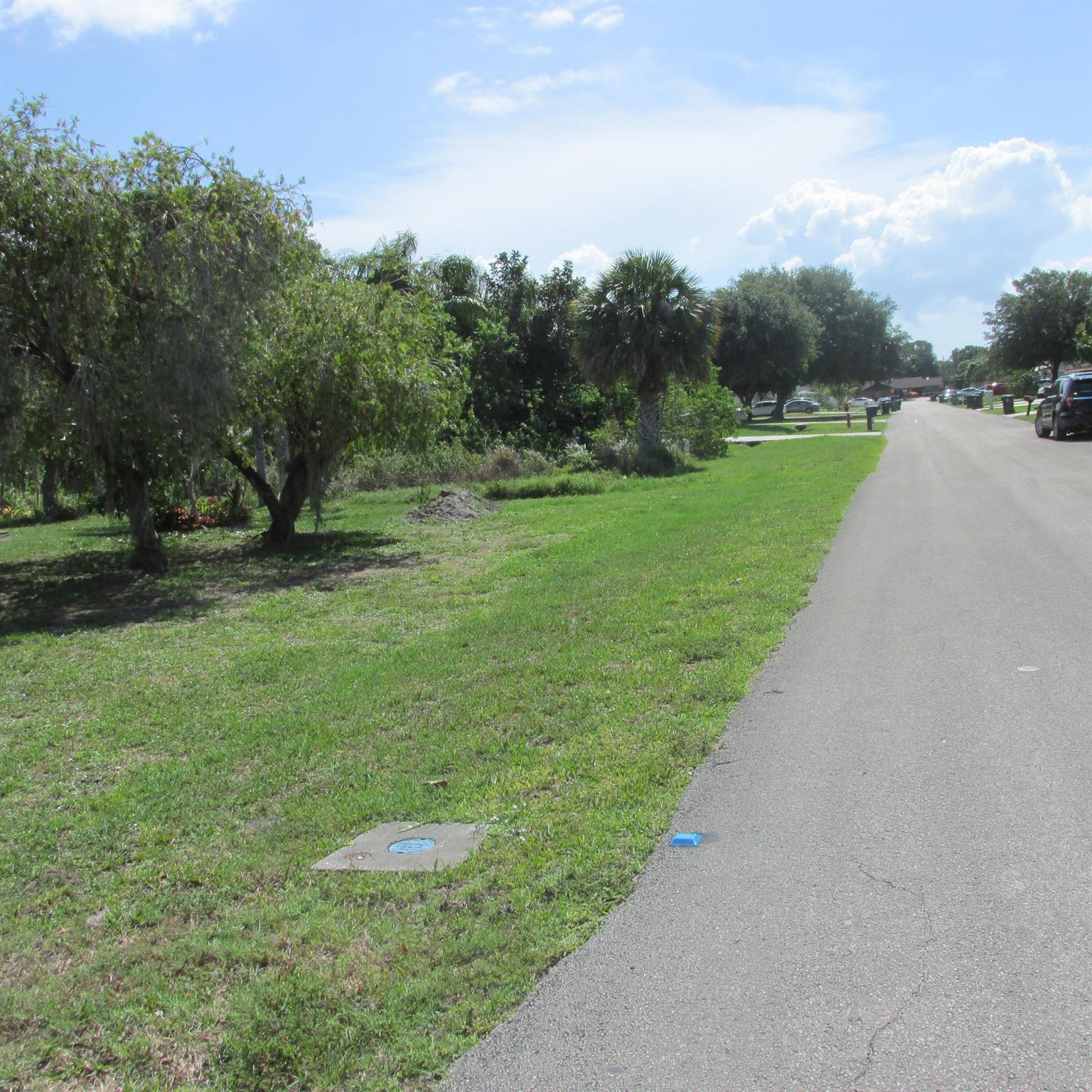 Homes for sale in Port St. Lucie, FL | 1613 Se Grapeland Avenue, Port St. Lucie, FL 34952 | MLS# R11093594