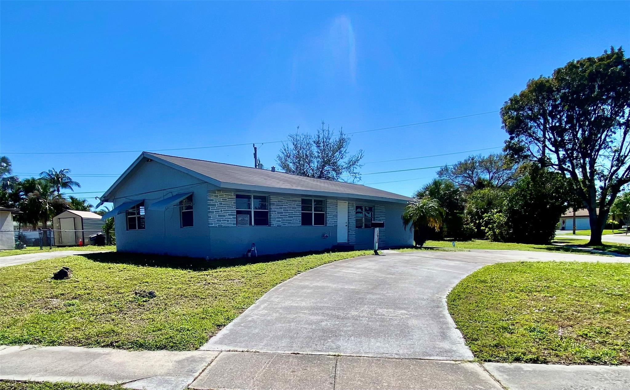 Homes for sale in West Palm Beach, FL | 1654 43rd St, West Palm Beach, FL 33407 | MLS# F10505615