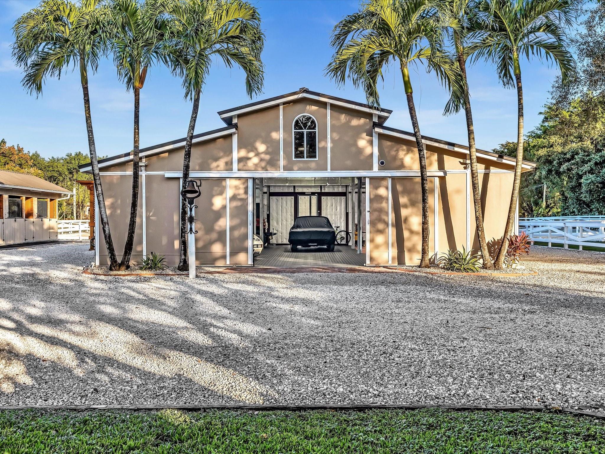 A/C barn/Utility room