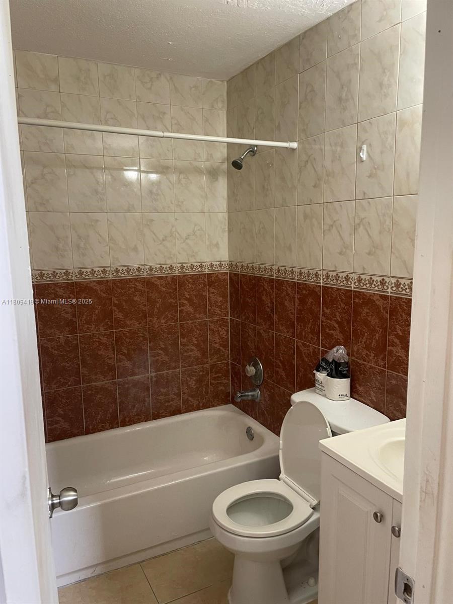 Homes for sale in Lauderhill, FL | 2421 Nw 55Th Ave, Lauderhill, FL 33313 | MLS# A11809419