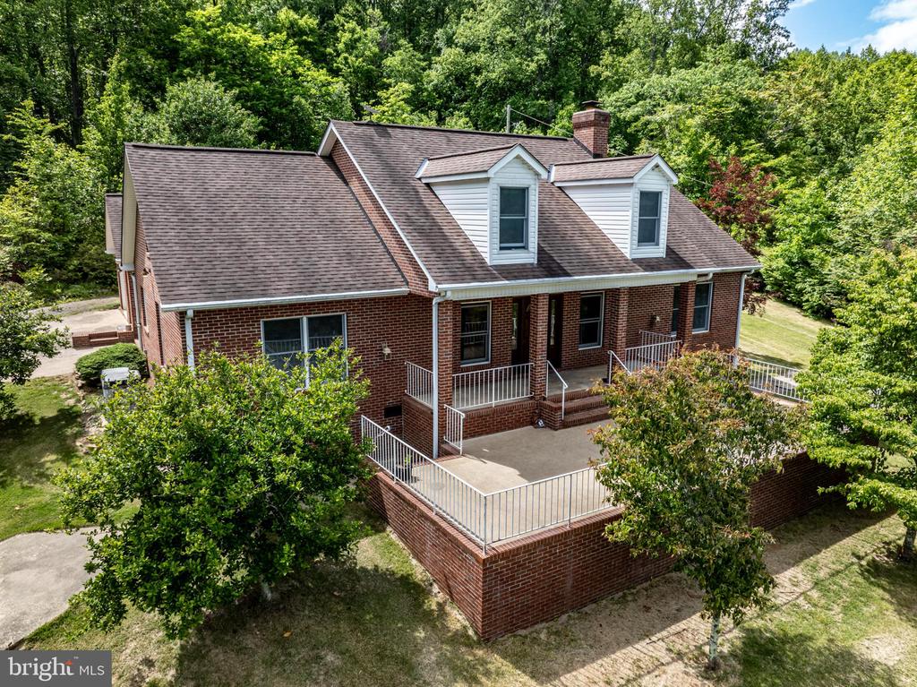 60 Mountain Breeze Ln