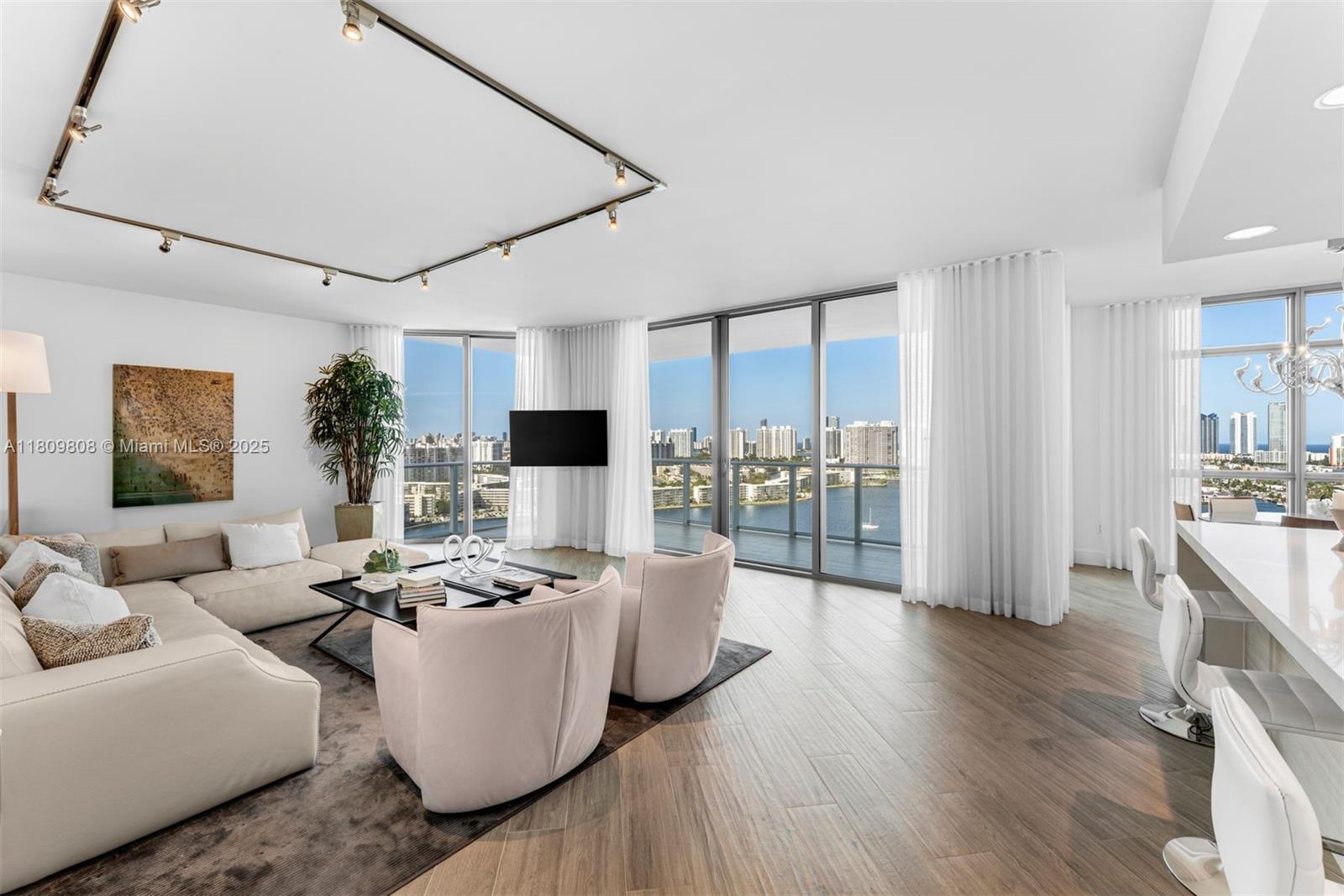 Apartamento en Venta en North Miami Beach, FL